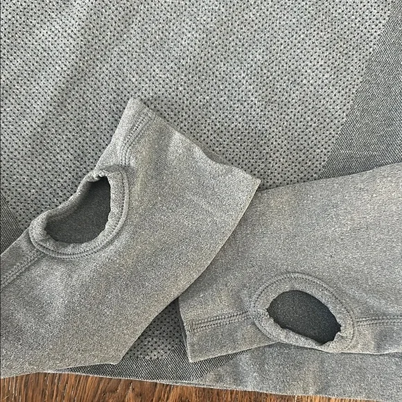 Ptula Long Sleeve Crop Top - Picture 6 of 6